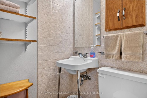 150 Clements Road E, Ajax, ON - Indoor Photo Showing Bathroom