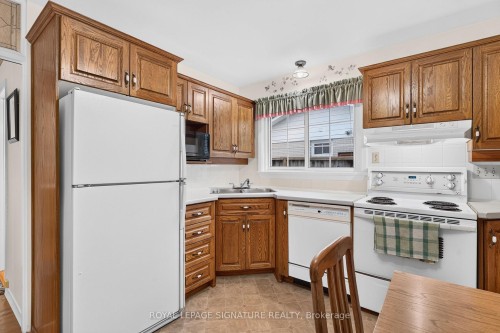 150 Clements Road E, Ajax, ON - Indoor Photo Showing Kitchen