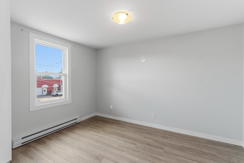 Chambre à coucher - 256  - 258 Rue Champlain, Salaberry-De-Valleyfield, QC - Indoor Photo Showing Other Room