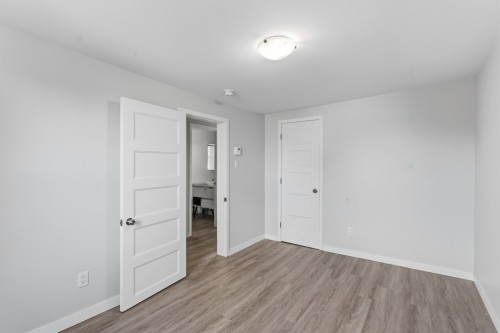Chambre à coucher principale - 256  - 258 Rue Champlain, Salaberry-De-Valleyfield, QC - Indoor Photo Showing Other Room