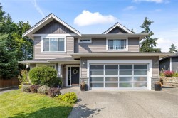 513 Martina Way  Nanaimo, BC V9T 0E2