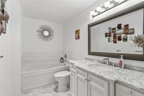 #47-909 Admirals Rd, Esquimalt, BC 
