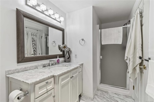 #47-909 Admirals Rd, Esquimalt, BC 