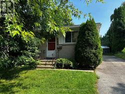 ROOM 1 - 460 CASTLEGROVE BOULEVARD  London North (North M), ON N6G 1K8