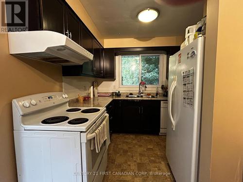 ROOM 1 - 460 CASTLEGROVE BOULEVARD , London North (North M), Ontario N6G 1K8 5