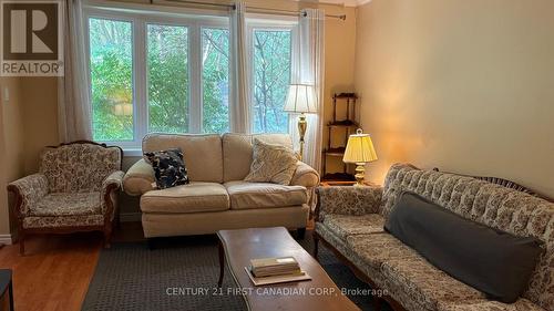 ROOM 3 - 460 CASTLEGROVE BOULEVARD , London North (North M), Ontario N6G 1K8 2