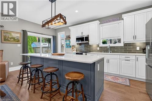 92 Morrison Crescent, Grimsby, ON - Indoor Photo Showing Kitchen With Upgraded Kitchen