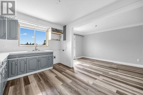 79 Kimberly Drive, Hamilton, ON - Indoor Photo Showing Kitchen