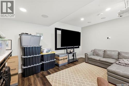 419 Salloum Bay, Saskatoon, SK - Indoor Photo Showing Living Room