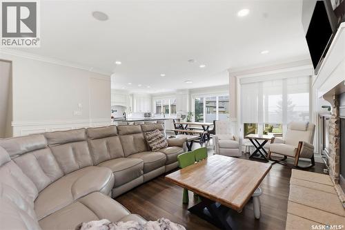 419 Salloum Bay, Saskatoon, SK - Indoor Photo Showing Living Room
