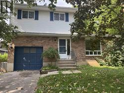 18 ANNAMARIA DRIVE Georgina, ON L4P 3H6