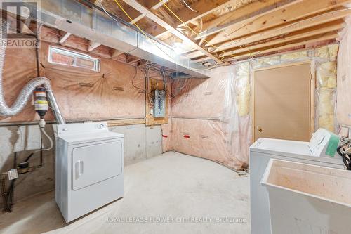 7 Penbridge Circle, Brampton, ON - Indoor Photo Showing Laundry Room