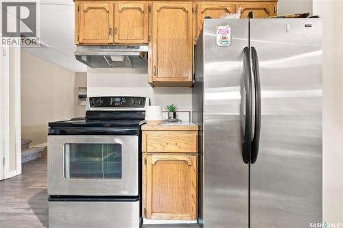 80 Spence Street, Regina, SK - Indoor Photo Showing Kitchen With Stainless Steel Kitchen
