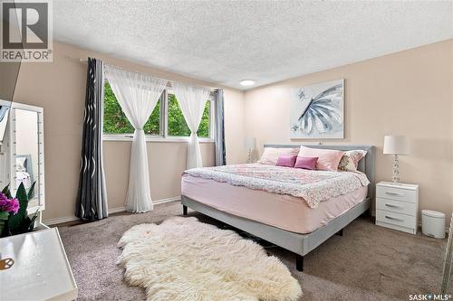 80 Spence Street, Regina, SK - Indoor Photo Showing Bedroom
