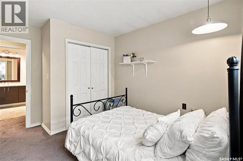 80 Spence Street, Regina, SK - Indoor Photo Showing Bedroom