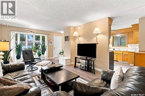 80 Spence Street, Regina, SK - Indoor Photo Showing Living Room