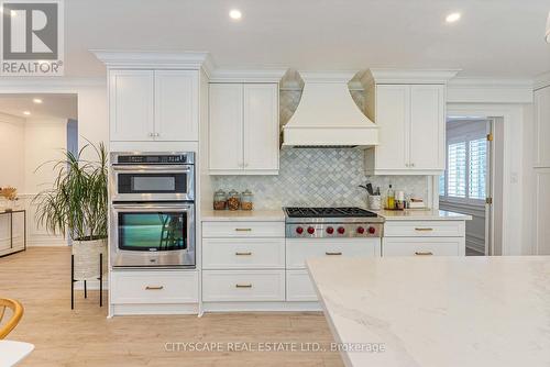 4582 Badminton Drive, Mississauga, ON - Indoor Photo Showing Kitchen
