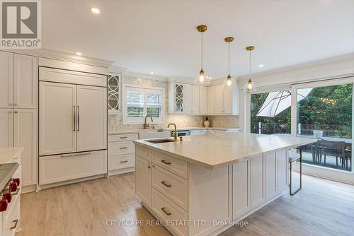 4582 Badminton Drive, Mississauga, ON - Indoor Photo Showing Kitchen