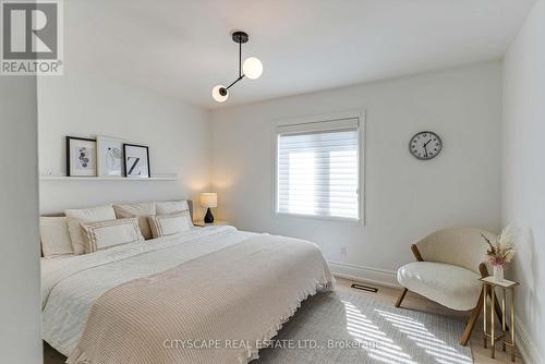 4582 Badminton Drive, Mississauga, ON - Indoor Photo Showing Bedroom