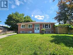 23 MANORWOOD ROAD  Toronto, ON M1P 4G8