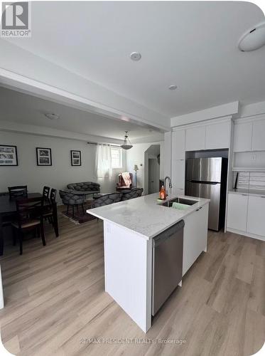 57 LOWER STREET , Barrie, Ontario L9J 1B3 5