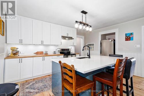 5803 26 Highway, Clearview, ON - Indoor Photo Showing Kitchen