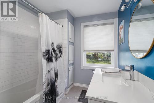 5803 26 Highway, Clearview, ON - Indoor Photo Showing Bathroom