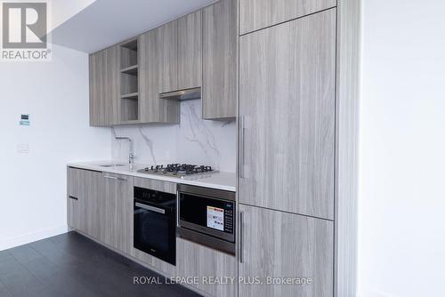 662 - 68 Esther Shiner Boulevard, Toronto, ON - Indoor Photo Showing Kitchen