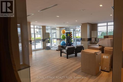 662 - 68 Esther Shiner Boulevard, Toronto, ON - Indoor