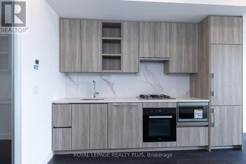 662 - 68 Esther Shiner Boulevard, Toronto, ON - Indoor Photo Showing Kitchen