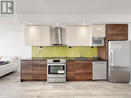 3302 - 121 Mcmahon Drive, Toronto, ON - Indoor Photo Showing Kitchen