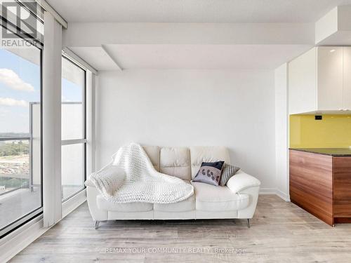 3302 - 121 Mcmahon Drive, Toronto, ON - Indoor