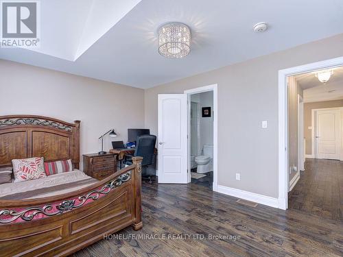 5437 Royal Aberdeen Drive, Mississauga, ON - Indoor Photo Showing Bedroom