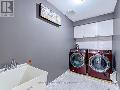 5437 Royal Aberdeen Drive, Mississauga, ON - Indoor Photo Showing Laundry Room