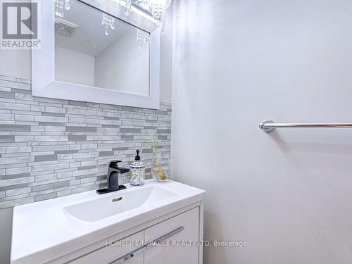 5437 Royal Aberdeen Drive, Mississauga, ON - Indoor Photo Showing Bathroom