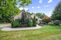2 WHISPERING PINE LANE  Tillsonburg, ON N4G 5V4