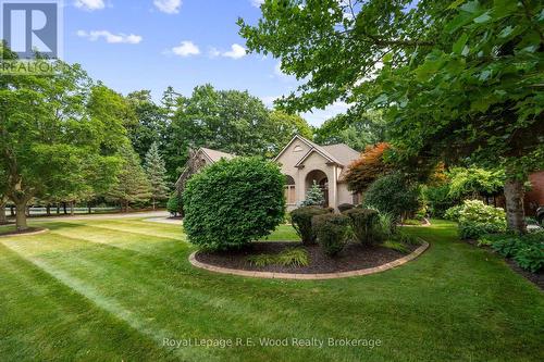 2 Whispering Pine Lane, Tillsonburg, ON - Outdoor