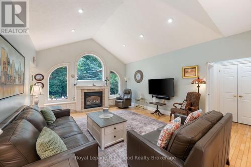 2 Whispering Pine Lane, Tillsonburg, ON - Indoor Photo Showing Living Room With Fireplace