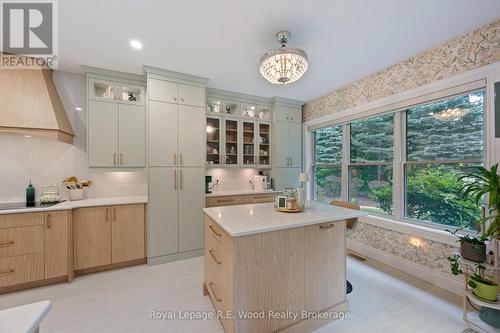 2 Whispering Pine Lane, Tillsonburg, ON - Indoor Photo Showing Kitchen