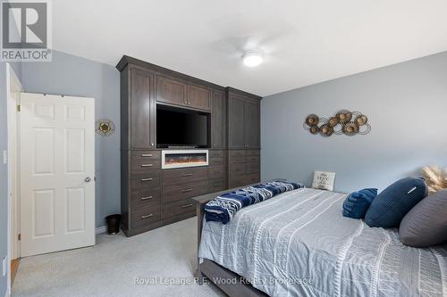 2 Whispering Pine Lane, Tillsonburg, ON - Indoor Photo Showing Bedroom
