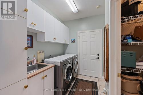 2 Whispering Pine Lane, Tillsonburg, ON - Indoor Photo Showing Laundry Room