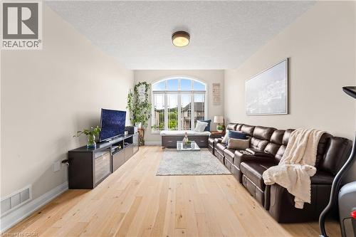 Living room - 130 Pondcliffe Drive, Kitchener, ON - Indoor Photo Showing Living Room