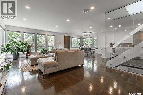 1150 Spadina Crescent E, Saskatoon, SK - Indoor Photo Showing Living Room