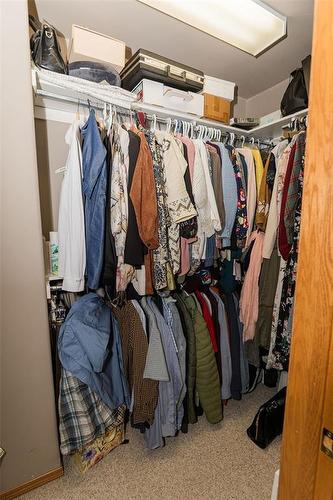 15078 Rd 31N Road, Dufferin, MB - Indoor With Storage