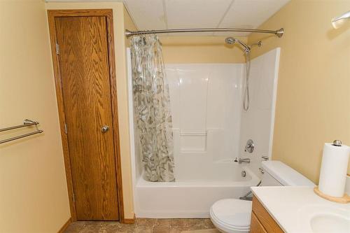 15078 Rd 31N Road, Dufferin, MB - Indoor Photo Showing Bathroom