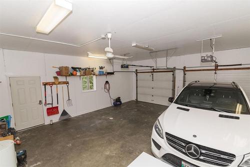 15078 Rd 31N Road, Dufferin, MB - Indoor Photo Showing Garage