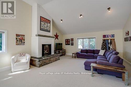 230 Ecclestone Drive, Bracebridge, ON - Indoor
