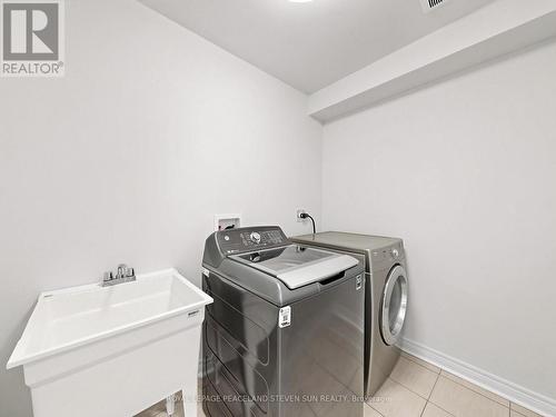 17 Mumbai Drive, Markham, ON - Indoor Photo Showing Laundry Room