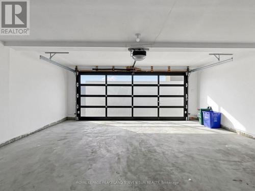 17 Mumbai Drive, Markham, ON - Indoor Photo Showing Garage