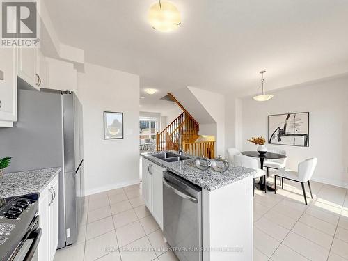 17 Mumbai Drive, Markham, ON - Indoor Photo Showing Kitchen With Stainless Steel Kitchen With Double Sink With Upgraded Kitchen